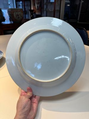 A fine Chinese armorial dish with the arms of Grant for the English market, Yongzheng, ca. 1730 — photo 10