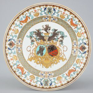 A fine Chinese Belgian market armorial plate of Bistrate impaling Proli, Qianlong, ca. 1736 — 照片 1