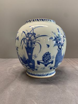 A fine Chinese blue and white 'antiquities' jar, Jiajing mark, Transitional period — 照片 2