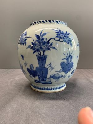 A fine Chinese blue and white 'antiquities' jar, Jiajing mark, Transitional period — 照片 4