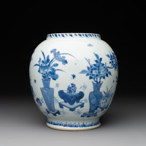 A fine Chinese blue and white 'antiquities' jar, Jiajing mark, Transitional period — 照片 3