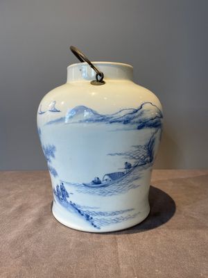 A fine Chinese blue and white 'Bleu de Hue' 'landscape' teapot with bronze mount, Chenghua mark, 18/19th C. — 照片 4