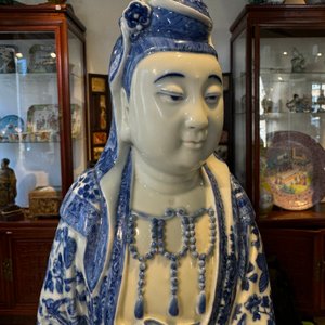 A fine Chinese blue and white Boddhisattva, Xue Chang Sen 薛長森 seal mark, Republic — photo 13