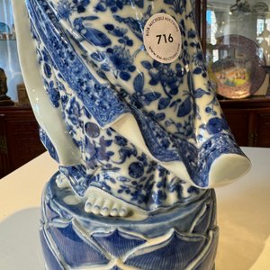A fine Chinese blue and white Boddhisattva, Xue Chang Sen 薛長森 seal mark, Republic — photo 17