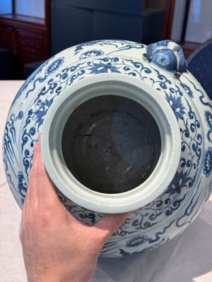 A fine Chinese blue and white 'dragon' vase with mythical-beast-shaped handles, probably Yuan — photo 6