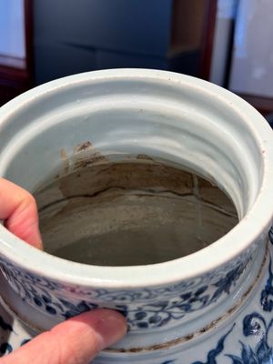 A fine Chinese blue and white 'dragon' vase with mythical-beast-shaped handles, probably Yuan — photo 7