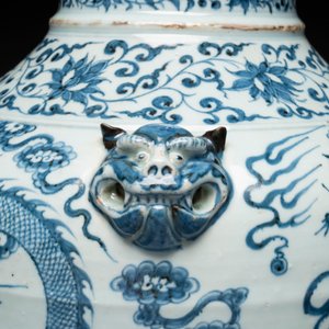 A fine Chinese blue and white 'dragon' vase with mythical-beast-shaped handles, probably Yuan — photo 10