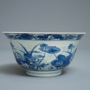 A fine Chinese blue and white 'Herons by a lotus pond' bowl, Fu mark, Kangxi — 照片 1