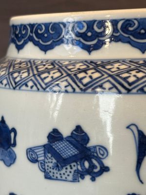 A fine Chinese blue and white 'landscape and antiquities' bowl with silver handles, Kangxi — 照片 7