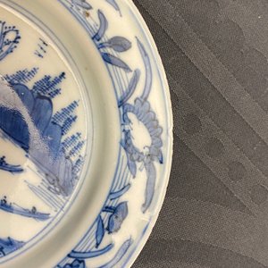 A fine Chinese blue and white landscape saucer dish, Wanli — photo 3