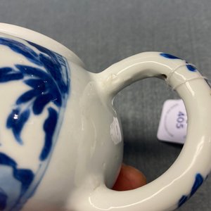 A fine Chinese blue and white 'Long Eliza' teapot and cover, Jiajing mark, Kangxi — photo 12