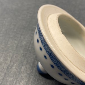 A fine Chinese blue and white 'Long Eliza' teapot and cover, Jiajing mark, Kangxi — photo 8