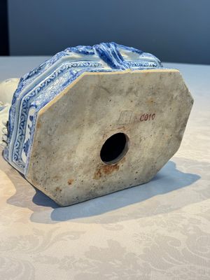 A fine Chinese blue and white Milefo Buddha on a wooden stand, Wei Hongtai Zao 魏洪泰造 mark, Republic — photo 8