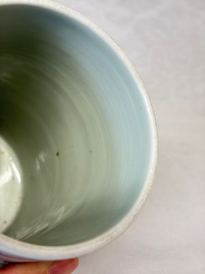 A fine Chinese blue and white 'Mountainous Riverscape' brush pot — photo 4