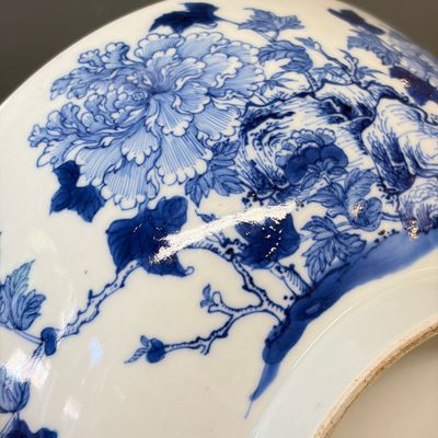 A fine Chinese blue and white 'Peonies' bowl — foto 15