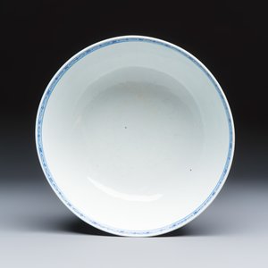A fine Chinese blue and white 'Peonies' bowl — foto 2