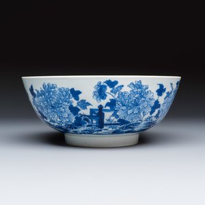 A fine Chinese blue and white 'Peonies' bowl — foto 4