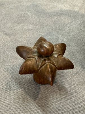 A fine Chinese blue and white 'pomegranate' kendi and a wooden cover, Wanli — foto 10