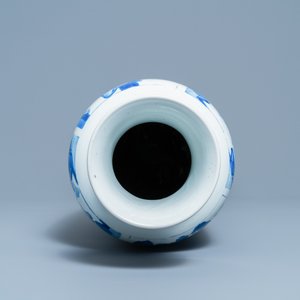 A fine Chinese blue and white rouleau vase, Kangxi — 照片 11