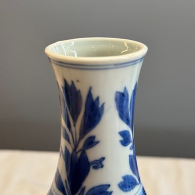 A fine Chinese blue and white ‘Scholars’ double-gourd vase — foto 12