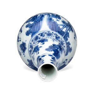 A fine Chinese blue and white ‘Scholars’ double-gourd vase — foto 6