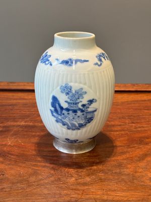 A fine Chinese blue and white silver mounted jar, signed Bo Gu Zhai 博古斎, Jiajing mark, Kangxi — photo 4