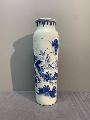 A fine Chinese blue and white sleeve vase with narrative design, Transitional period — photo 2