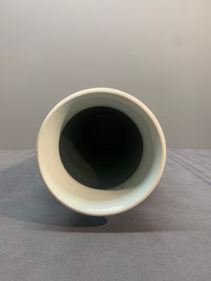 A fine Chinese blue and white sleeve vase with narrative design, Transitional period — photo 5