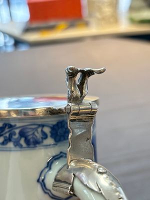 A fine Chinese blue and white tankard with Dutch silver cover, Transitional period — photo 10