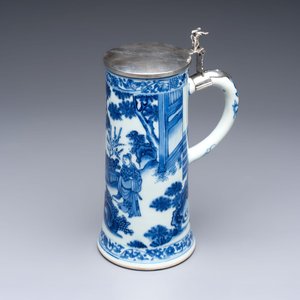 A fine Chinese blue and white tankard with Dutch silver cover, Transitional period — photo 1