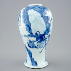 A fine Chinese blue and white vase, Kangxi — photo 3