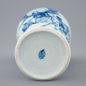 A fine Chinese blue and white vase, Kangxi — photo 6