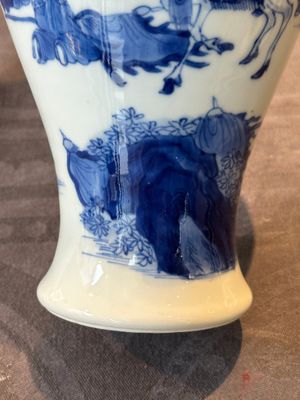 A fine Chinese blue and white vase with narrative design, Kangxi — 照片 10
