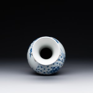 A fine Chinese blue and white vase with narrative design, Kangxi — 照片 5