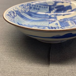 A fine Chinese blue and white Xi Xiang Ji 'temple scene' shallow bowl, Jiajing mark, Kangxi — photo 22