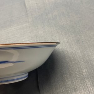 A fine Chinese blue and white Xi Xiang Ji 'temple scene' shallow bowl, Jiajing mark, Kangxi — photo 24