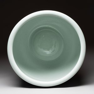 A fine Chinese blue, white and copper-red 'lotus scroll' fish bowl, Qianlong — photo 6