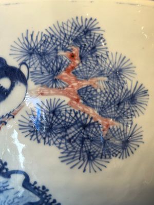 A fine Chinese blue, white and copper-red 'magpie and pine tree' vase, Yongzheng/Qianlong — foto 11
