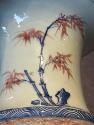 A fine Chinese blue, white and copper-red 'magpie and pine tree' vase, Yongzheng/Qianlong — foto 12
