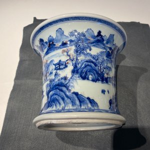 A fine Chinese blue, white and copper red 'Master of the Rocks' brush pot, Kangxi — photo 37