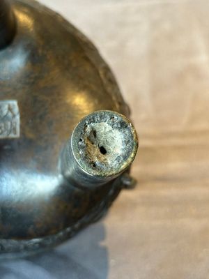 A fine Chinese bronze censer and cover with a Buddhist lion, 'ding 鼎', Xuande Mark, Ming — foto 18