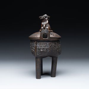 A fine Chinese bronze censer and cover with a Buddhist lion, 'ding 鼎', Xuande Mark, Ming — foto 3