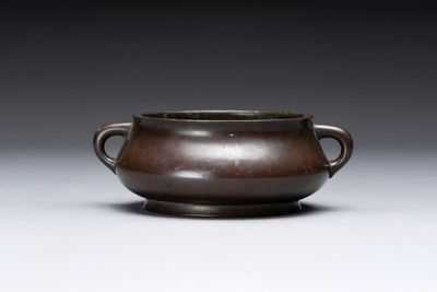 A fine Chinese bronze censer, Yu Tang Jing Wan 玉堂精玩 mark, 17/18th C.