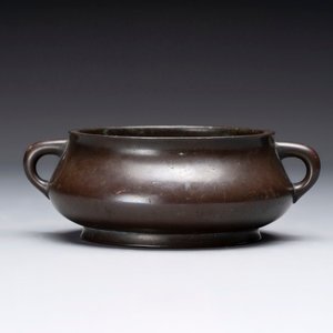A fine Chinese bronze censer, Yu Tang Jing Wan 玉堂精玩 mark, 17/18th C. — photo 1