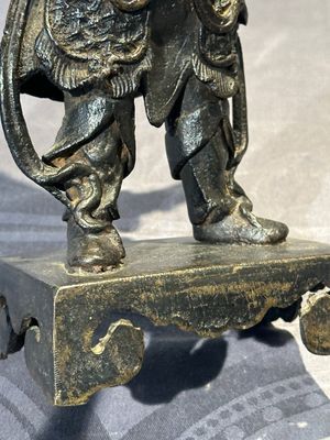 A fine Chinese bronze figure of a divinity, Ming — 照片 14