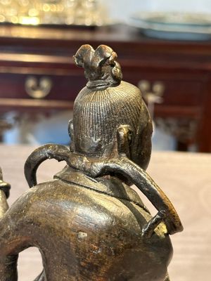 A fine Chinese bronze figure of a divinity, Ming — 照片 15