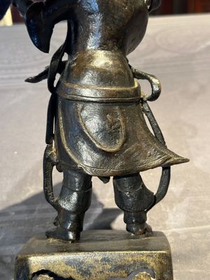 A fine Chinese bronze figure of a divinity, Ming — 照片 17