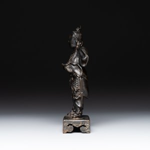 A fine Chinese bronze figure of a divinity, Ming — 照片 4