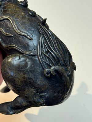 A fine Chinese bronze incense holder in the form of a qilin, Ming — 照片 9