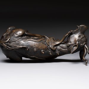 A fine Chinese bronze incense holder in the form of a qilin, Ming — 照片 11